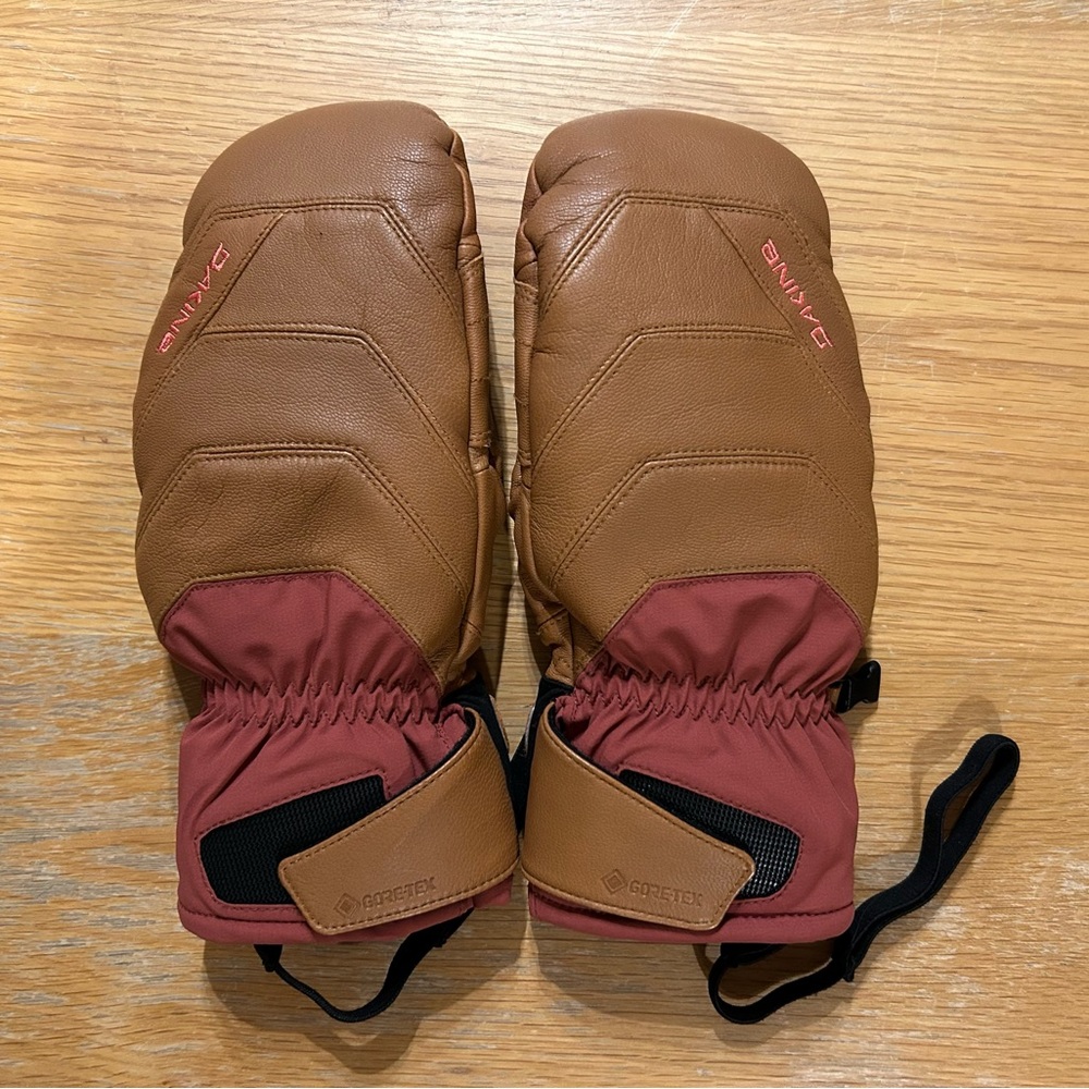 Dakine Galaxy Gore Tex Ski/Snowboard Mittens - Ladies Size 7.5 - in Caramel/Rose